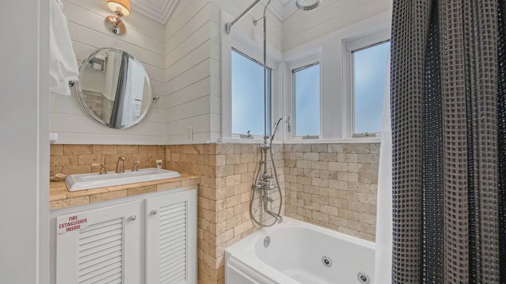 Photo of Bathroom in Seaside