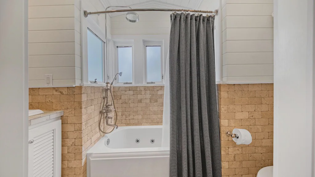 Photo of Bathroom in Seaside