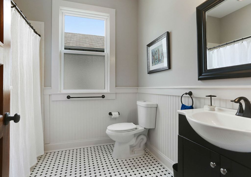 Photo of Bathroom in Saint Claude