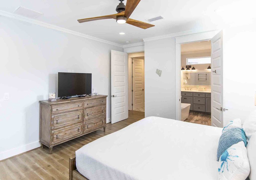 Photo of Bedroom in Lakeside at Blue Mountain Beach