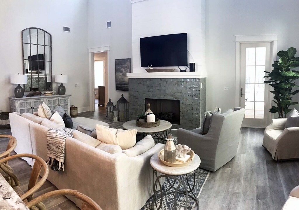 Photo of Livingroom in Lakeside at Blue Mountain Beach