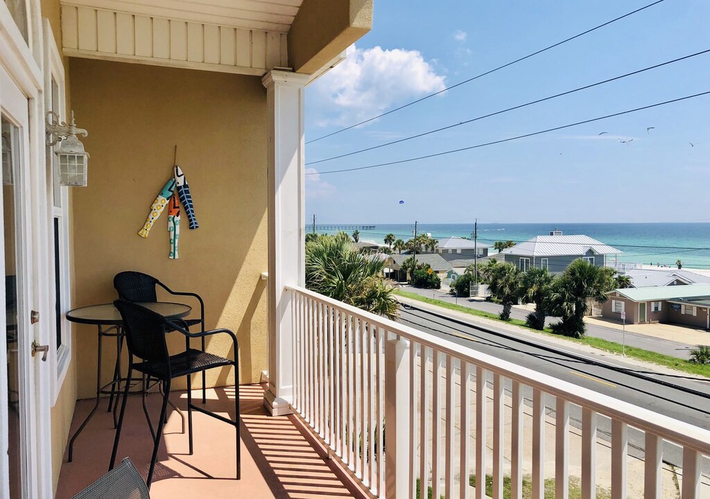 Photo of Patio Balcony in Bahama Beach