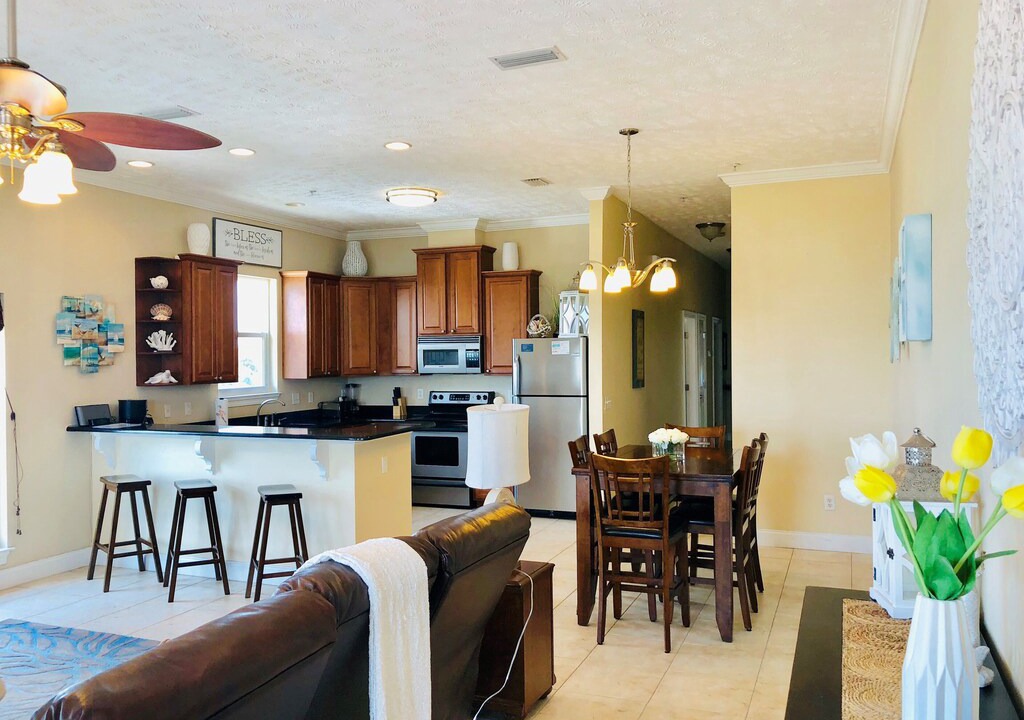 Photo of Livingroom in Bahama Beach