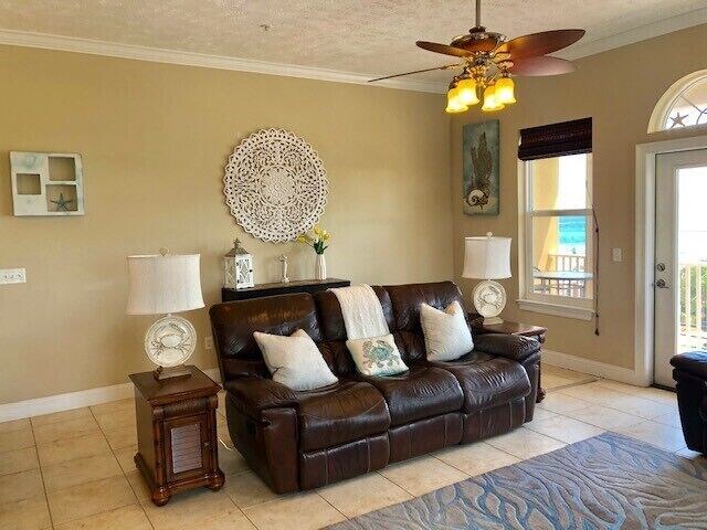 Photo of Livingroom in Bahama Beach