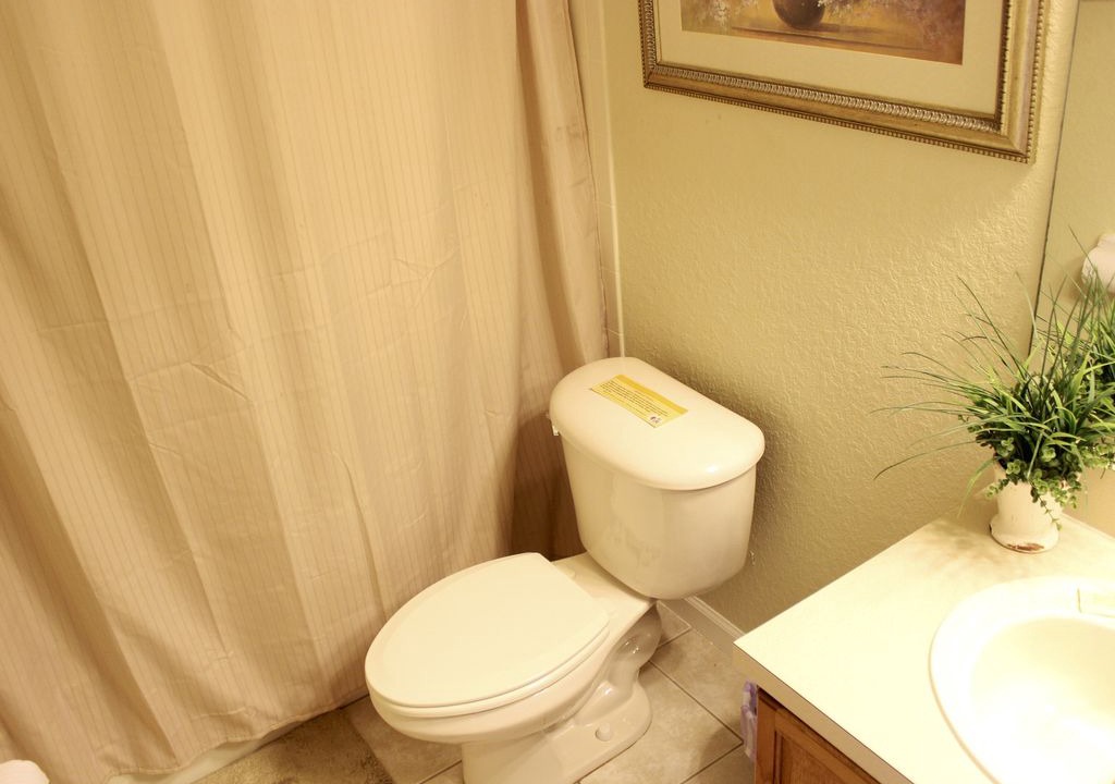 Photo of Bathroom in Trafalgar Village