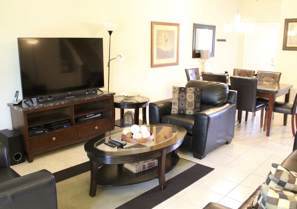 Photo of Livingroom in Trafalgar Village