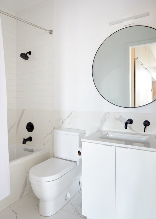 Photo of Bathroom in Tulane - Gravier