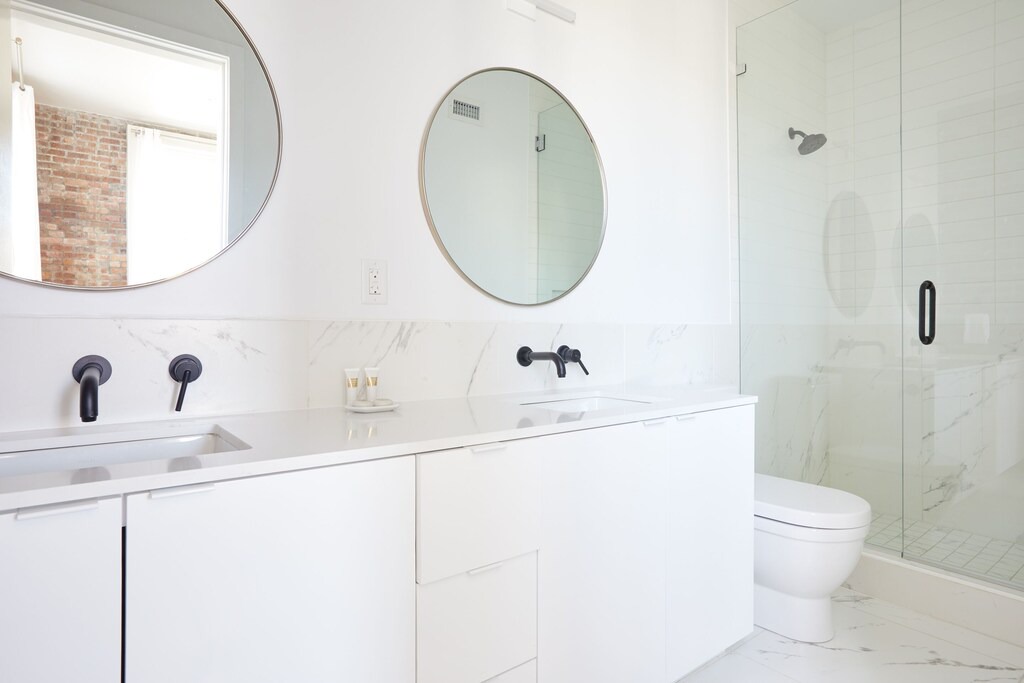 Photo of Bathroom in Tulane - Gravier