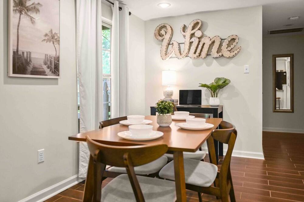 Photo of Bedroom in Mid City South