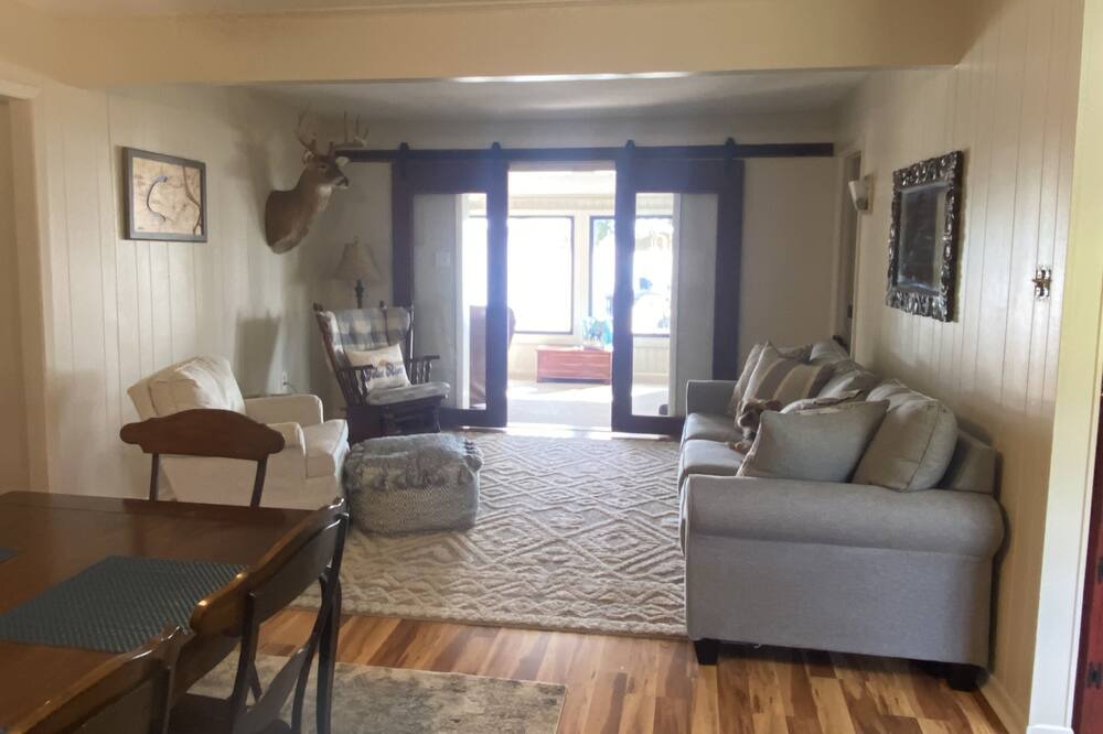Photo of Livingroom in Jarreau