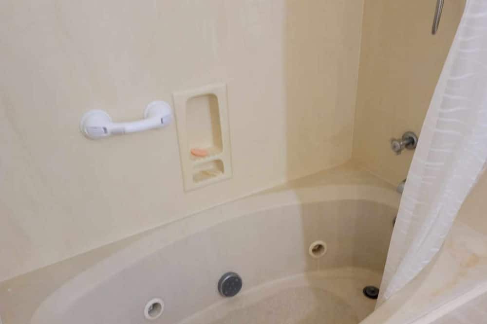 Photo of Bathroom in Park Forest - LA North