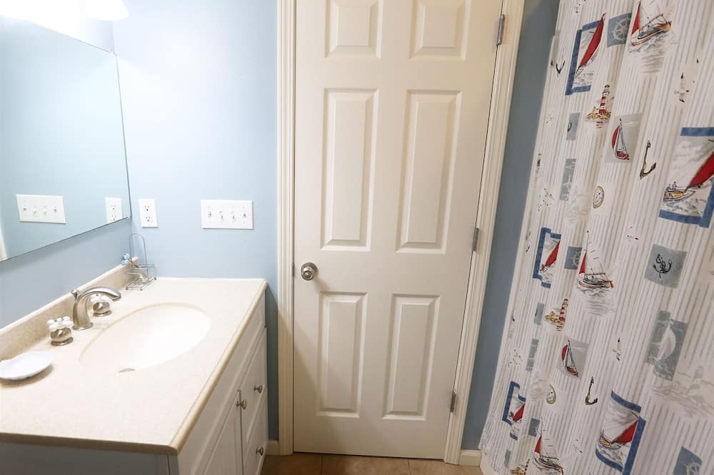 Photo of Bathroom in Golden Meadow