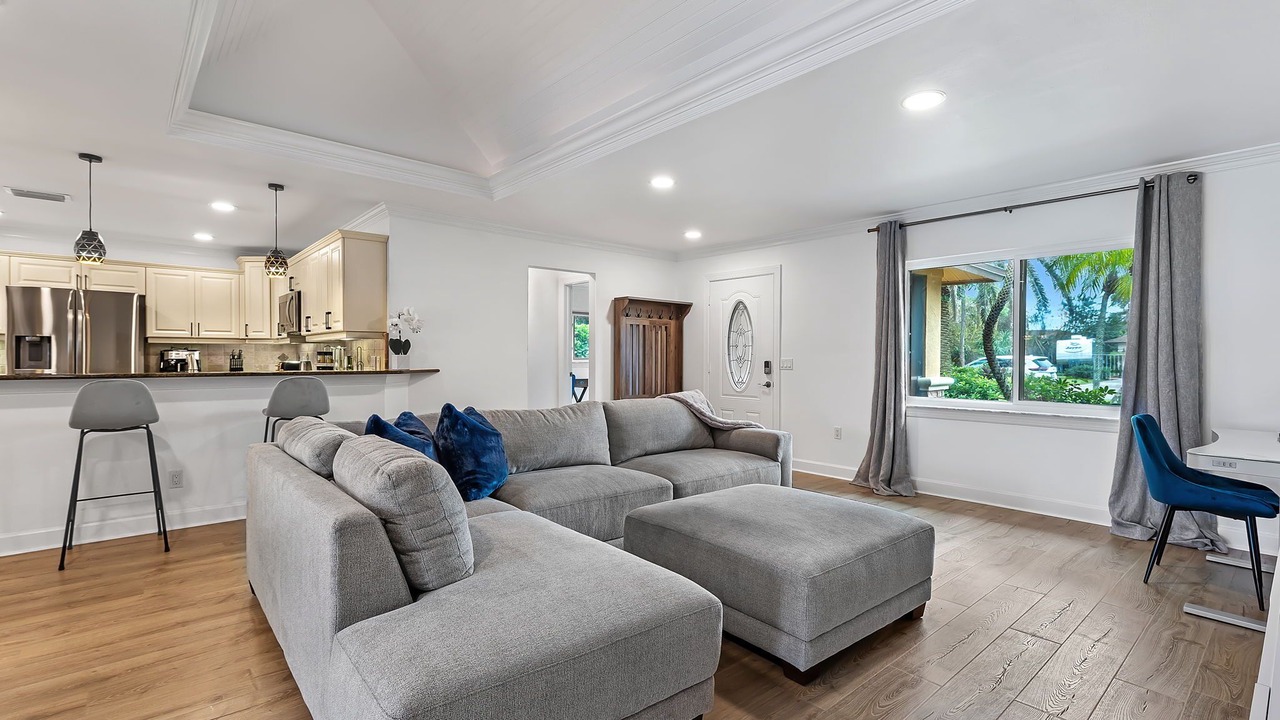 Photo of Livingroom in Willoughby Acres
