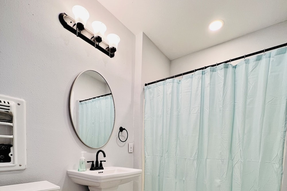 Photo of Bathroom in Algiers Point
