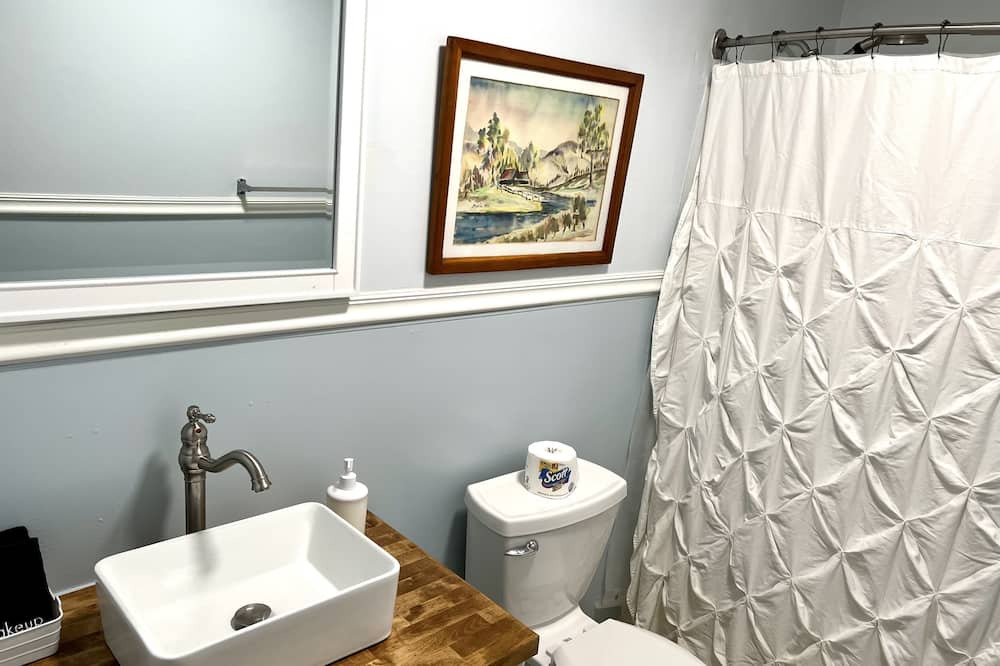 Photo of Bathroom in St. Francisville