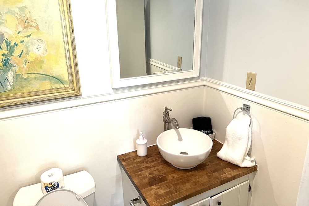 Photo of Bathroom in St. Francisville