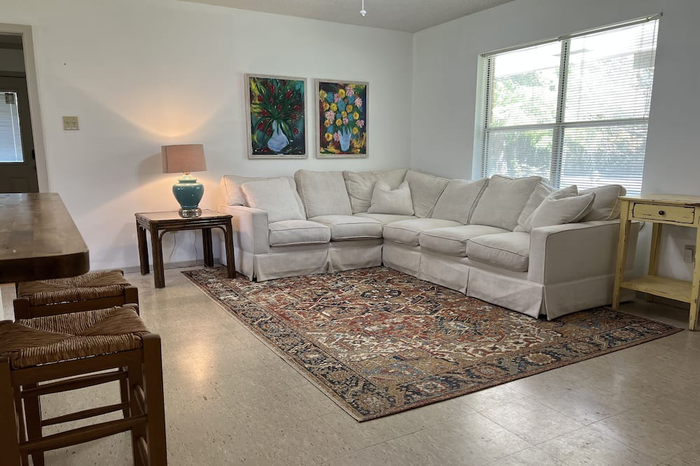 Photo of Livingroom in St. Francisville