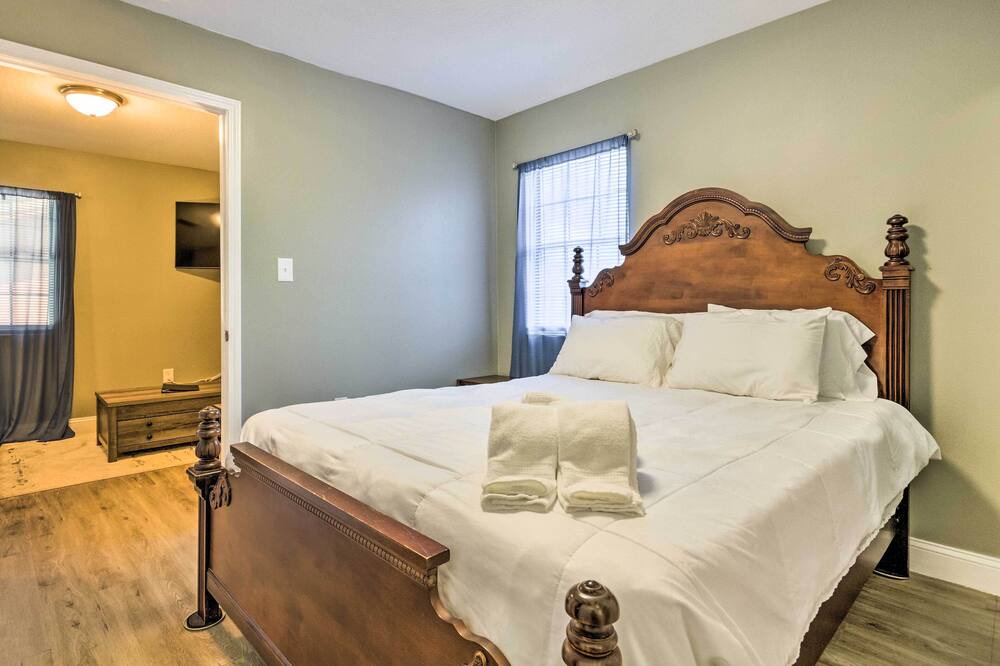 Photo of Bedroom in Northwest Pensacola