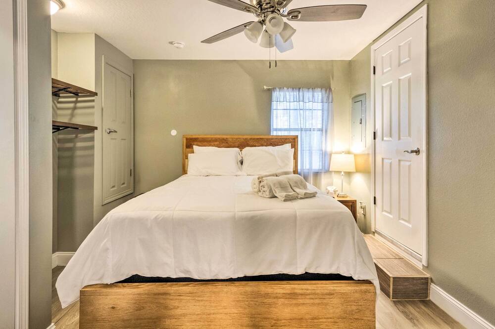 Photo of Bedroom in Northwest Pensacola