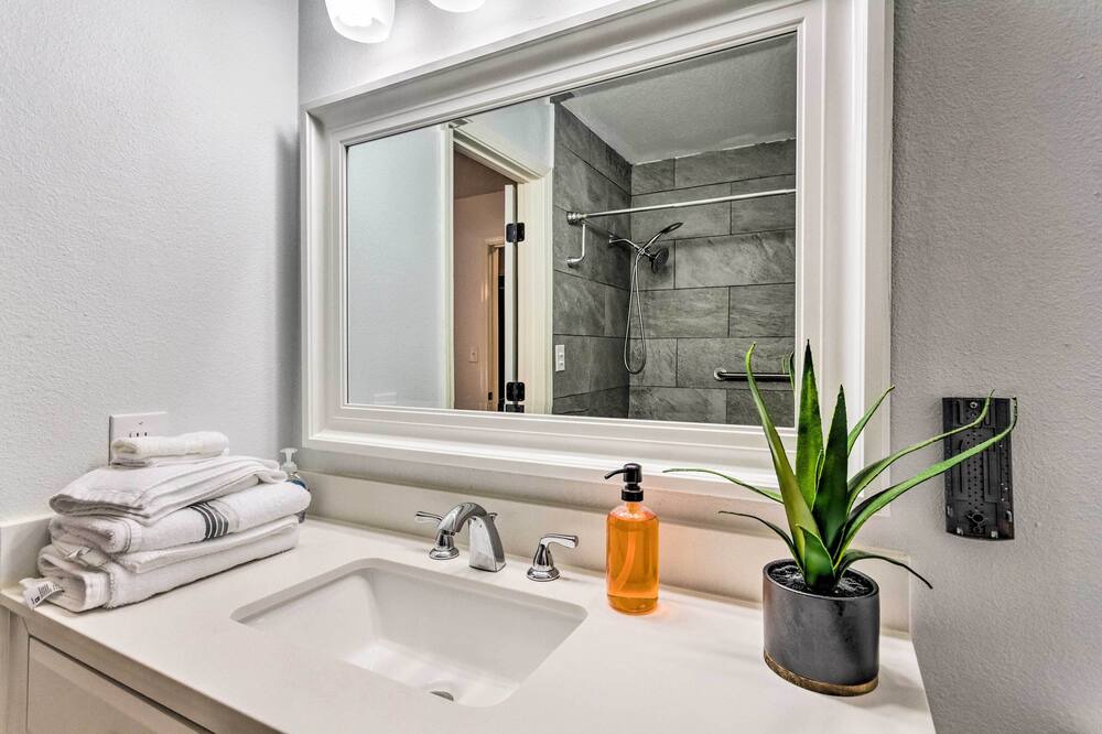 Photo of Bathroom in Northwest Pensacola