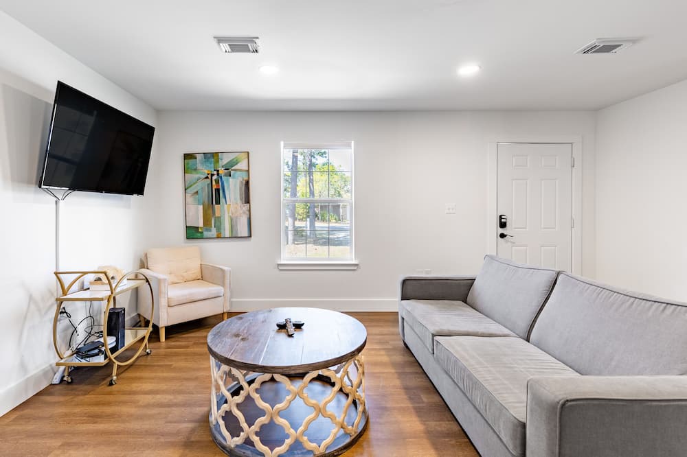 Photo of Bedroom in Gulfview Heights