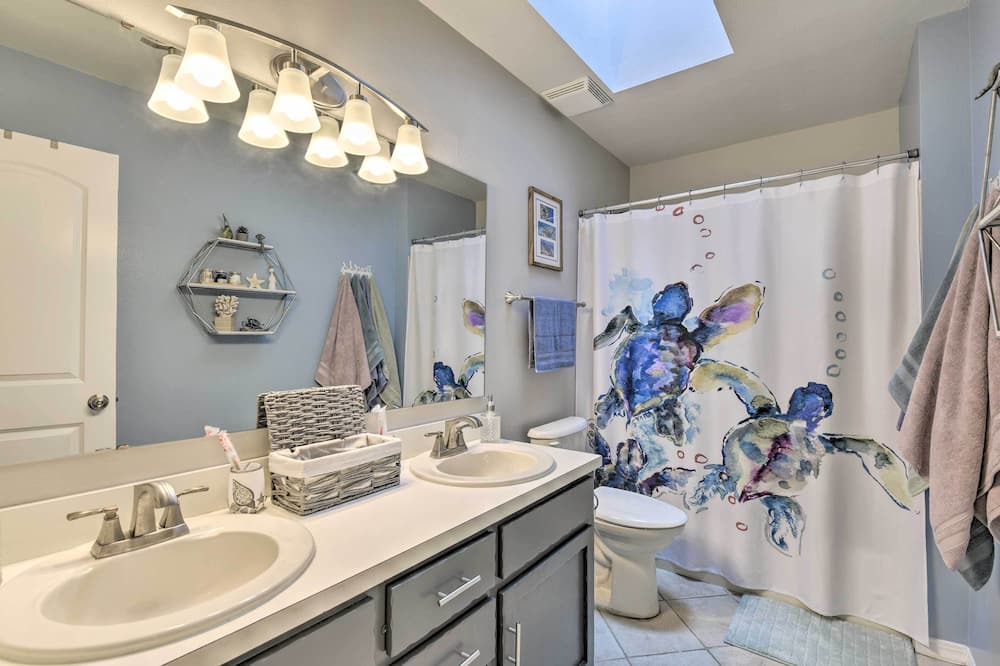 Photo of Bathroom in Niceville
