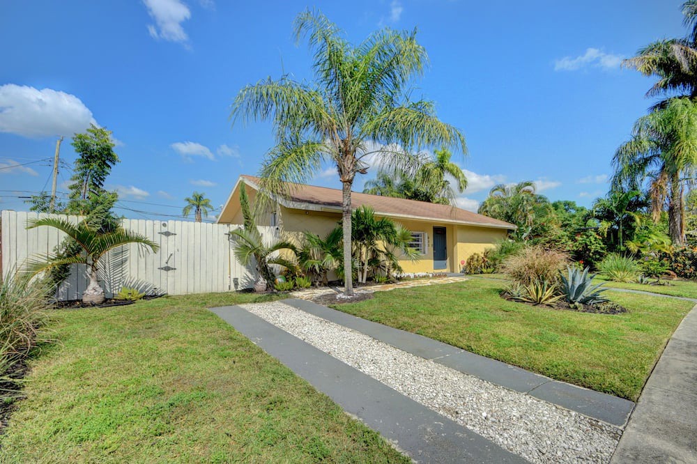 Photo of Outdoor in Royal Palm Beach