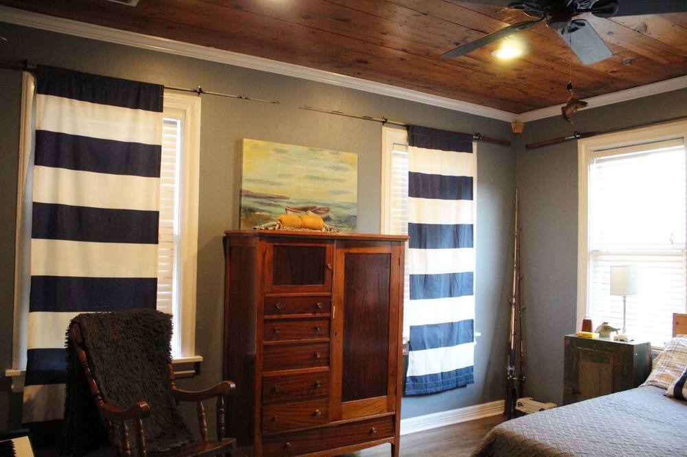 Photo of Bedroom in Marshall