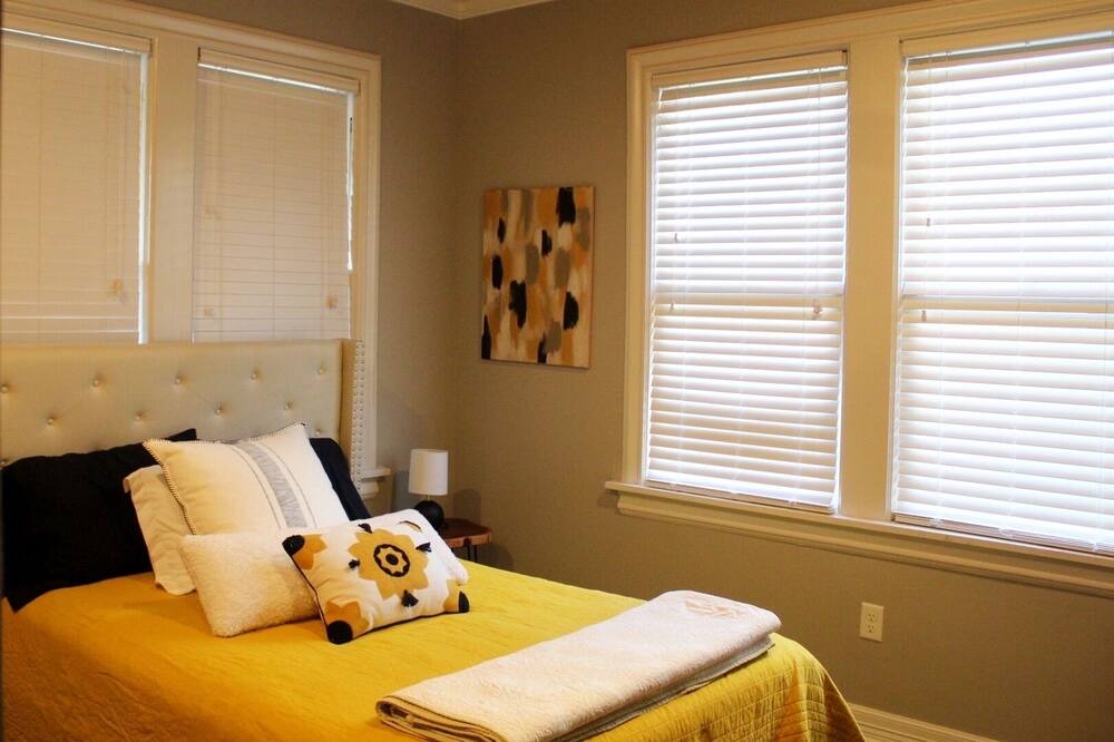 Photo of Bedroom in Marshall