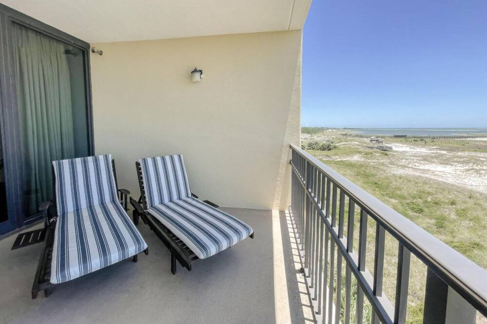 Photo of Patio Balcony in Royal Lagoons