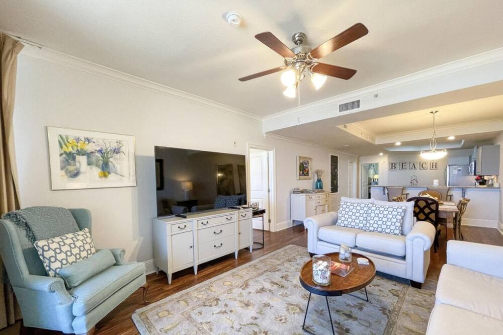 Photo of Livingroom in Royal Lagoons
