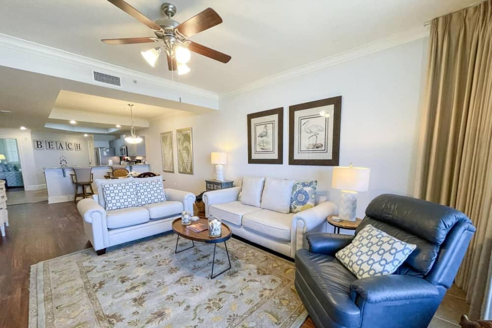 Photo of Livingroom in Royal Lagoons