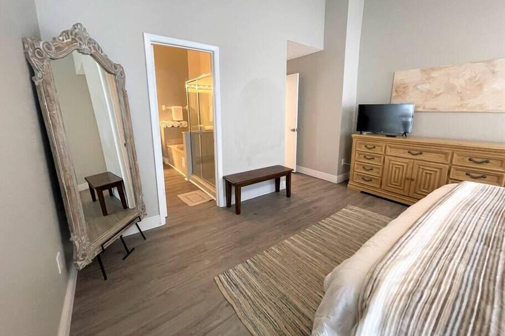 Photo of Others in Lake Davenport Estates