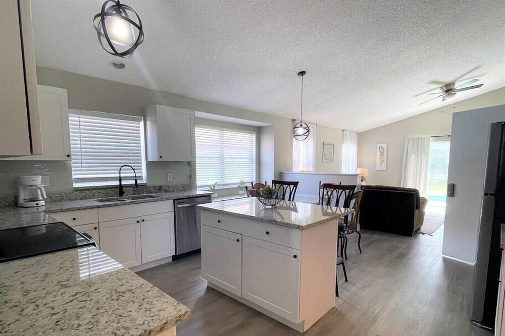Photo of Others in Lake Davenport Estates