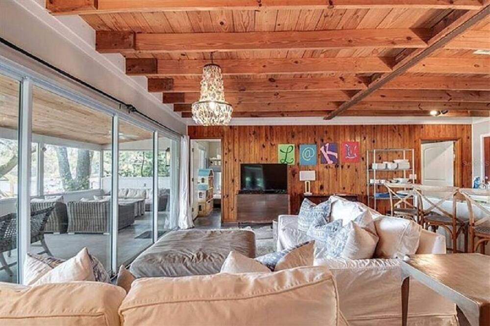 Photo of Livingroom in Silver Springs