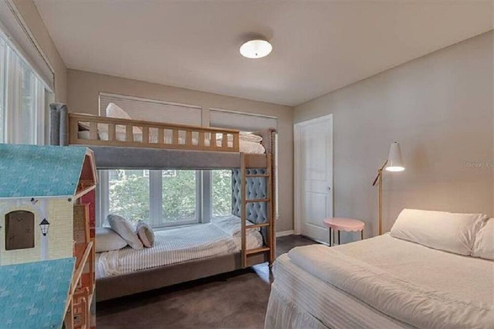 Photo of Bedroom in Silver Springs