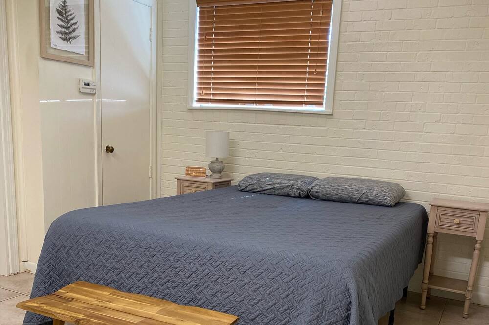 Photo of Bedroom in Woodville