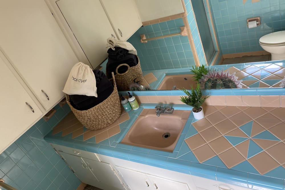 Photo of Bathroom in Woodville