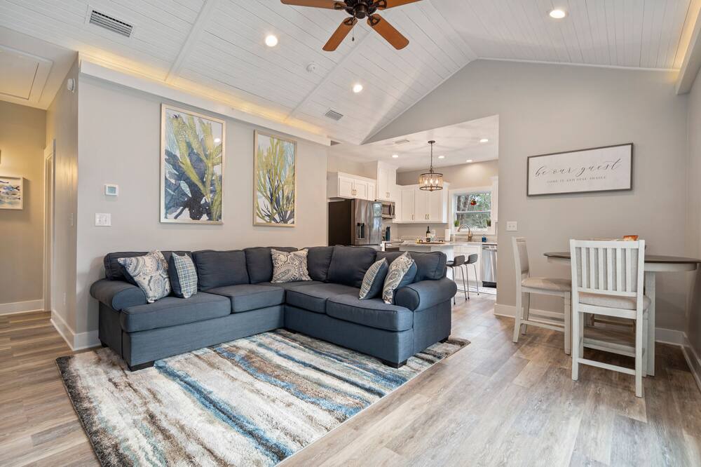 Photo of Livingroom in Dauphin Island