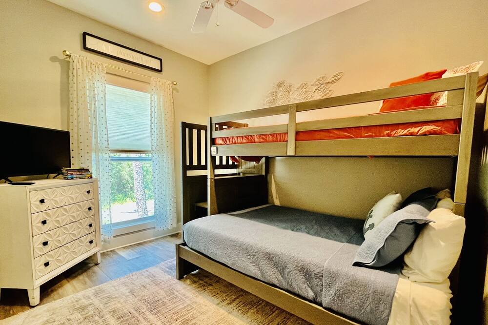 Photo of Bedroom in Dauphin Island