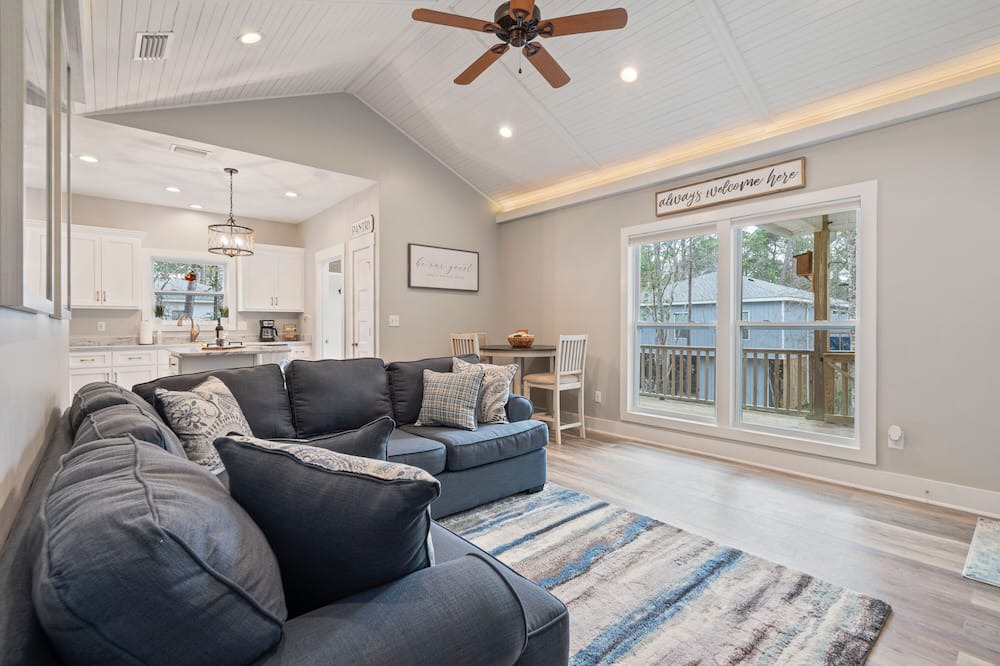 Photo of Livingroom in Dauphin Island