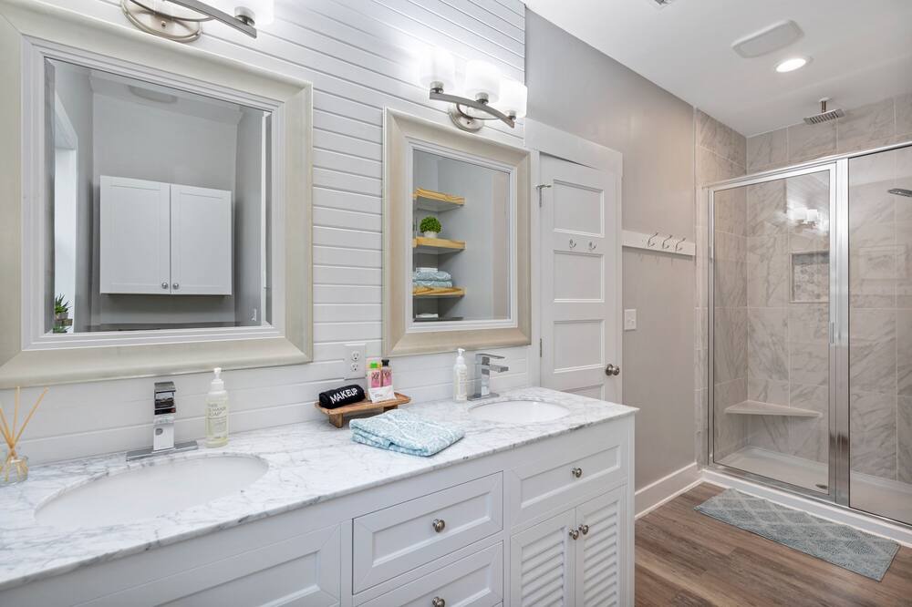 Photo of Bathroom in Dauphin Island
