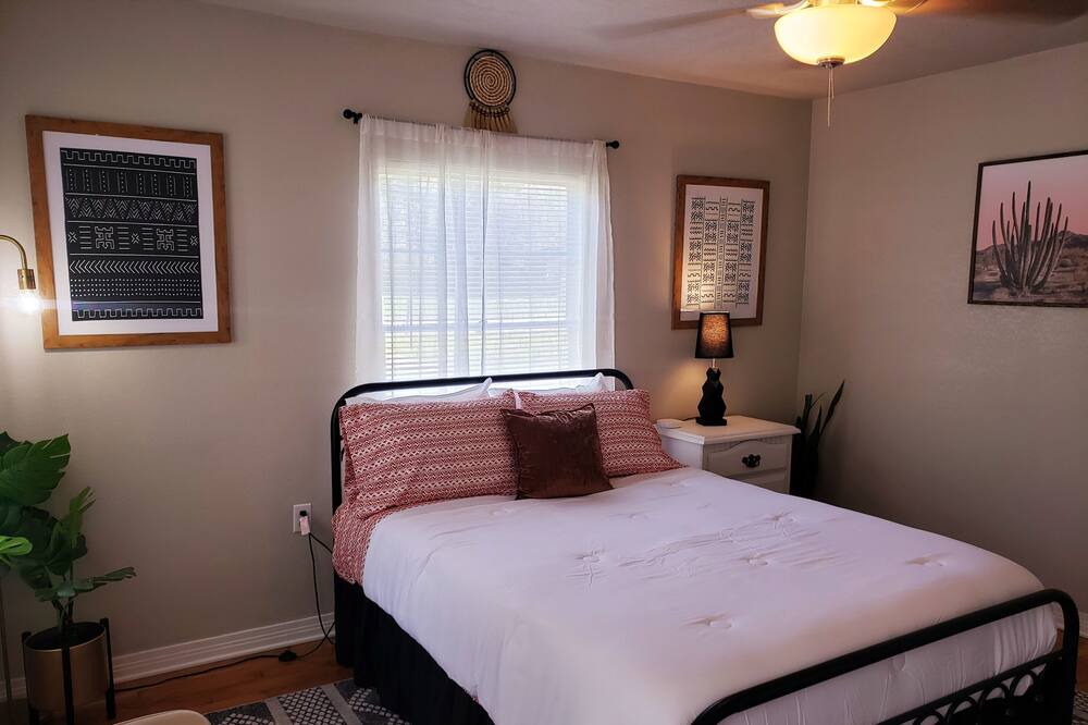 Photo of Bedroom in Baytown