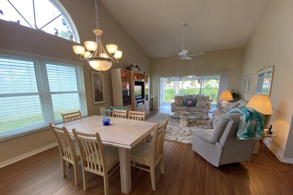 Photo of Livingroom in Plantation