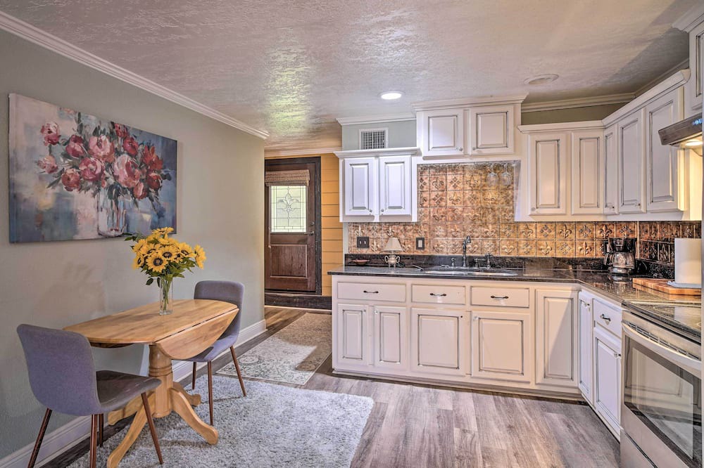 Photo of Kitchen in Welsh