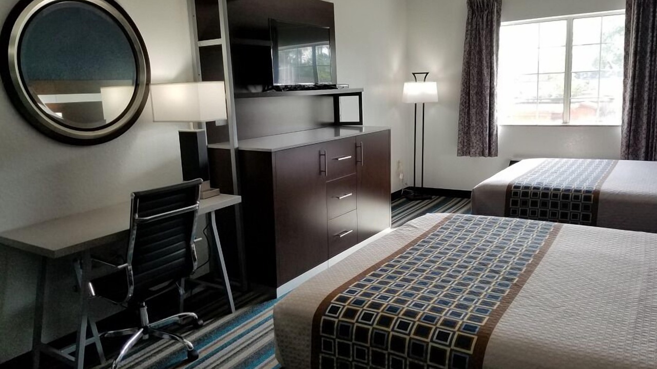 Photo of Bedroom in Oaks Historic District