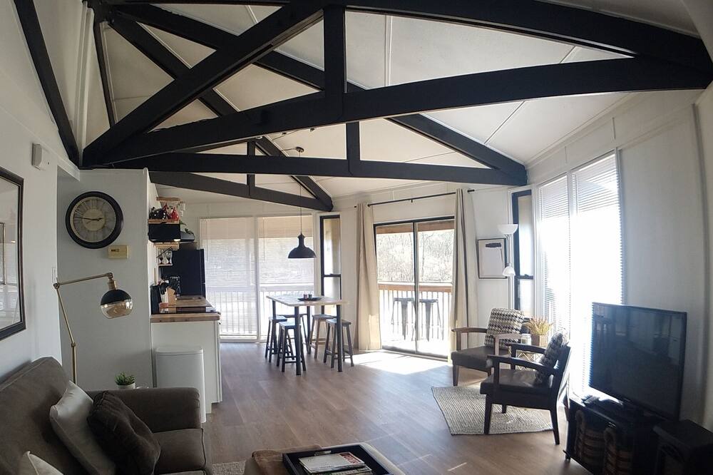 Photo of Livingroom in Jones Mills