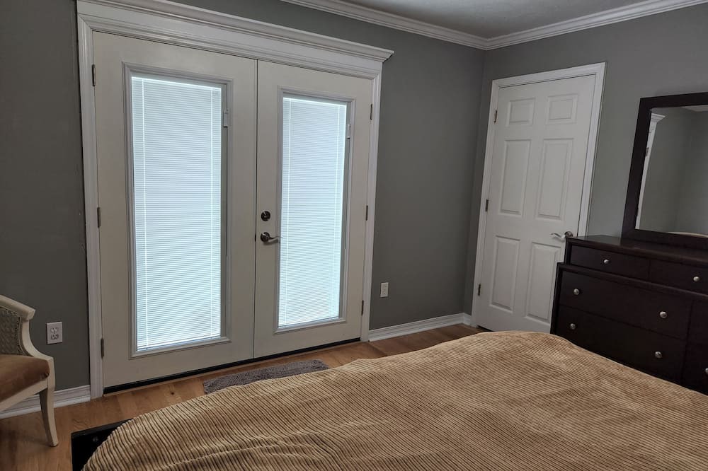 Photo of Bedroom in Waveland