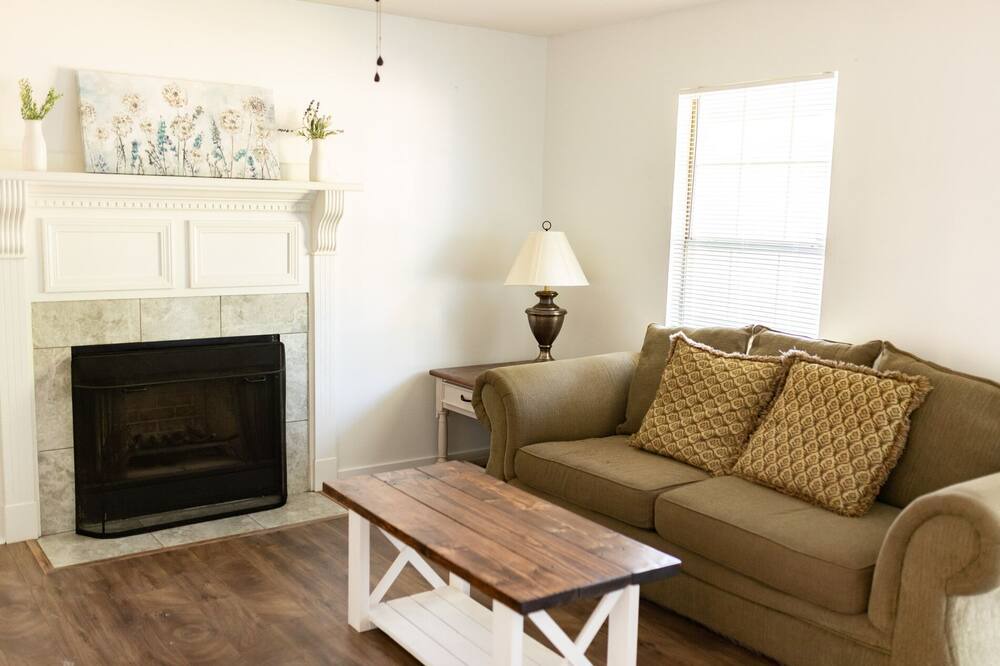 Photo of Livingroom in Flowood