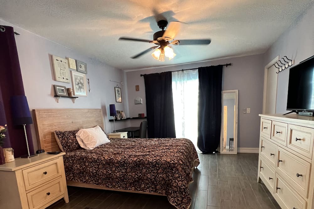 Photo of Bedroom in Lochmoor Waterway Estates